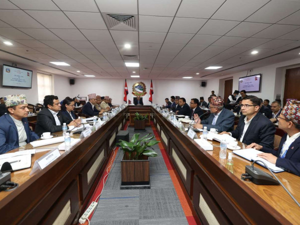 प्रधानमन्त्रीले कर्मचारीलाई भने– अब ‘हजुर, हस्, भइहाल्छ’ले मात्र काम चल्दैन