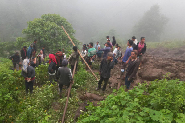 ताप्लेजुङमा बाढीपहिरोबाट ८१ परिवार विस्थापित