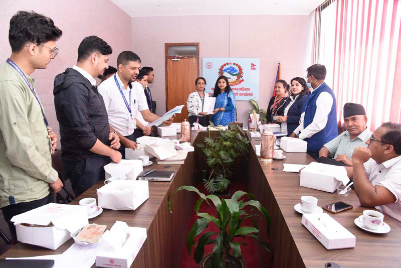 काठमाडौं महानगर भित्र रङ्गीचङ्गी बत्तीको प्रयोग हटाउन अध्ययन कार्यदलको सिफारिस