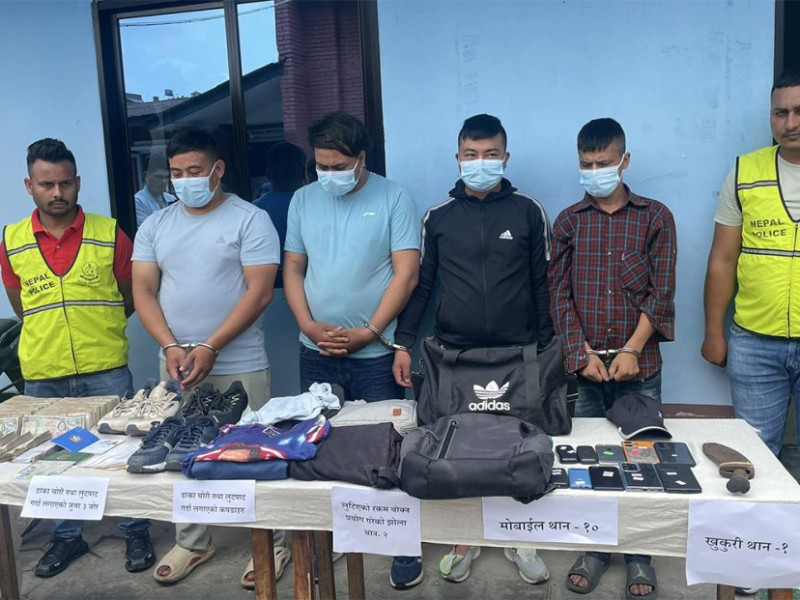 अर्काको घरमा पसेर २ करोड लुटपाटमा संलग्न प्रहरी हवल्दारसहित ४ जना पक्राउ 