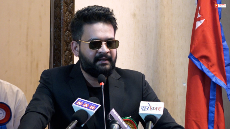 प्रधानमन्त्री ओलीलाई प्रश्न गर्दै बालेनले एमाले सांसद शर्माबारे लेखेको स्टाटस हटाएका हुन्?