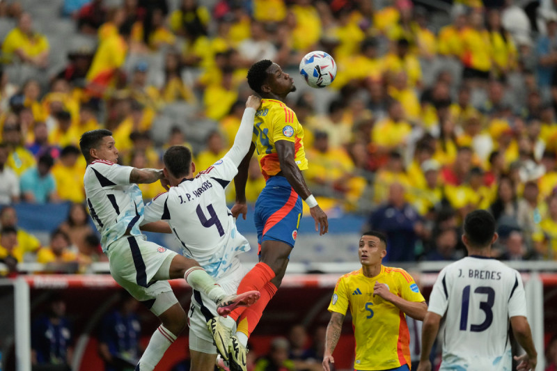 कोस्टारिकालाई पराजित गर्दै कोलम्बिया एक खेल अगावै क्वार्टरफाइनलमा