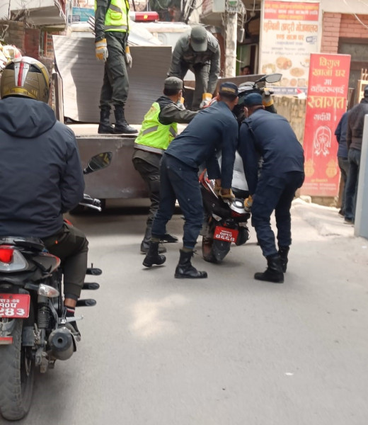 पार्किङ गर्दा ख्याल गर्नुहोस्, नत्र यसरी उठाउँछ महानगरले