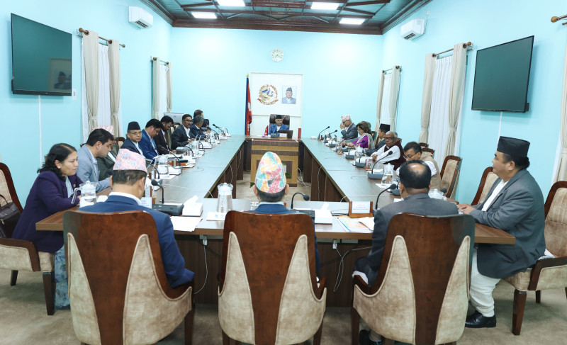 डेडिकेटेड र ट्रंकलाइन विवाद : लाल आयोगको प्रतिवेदन सार्वजनिक गर्दै सरकार