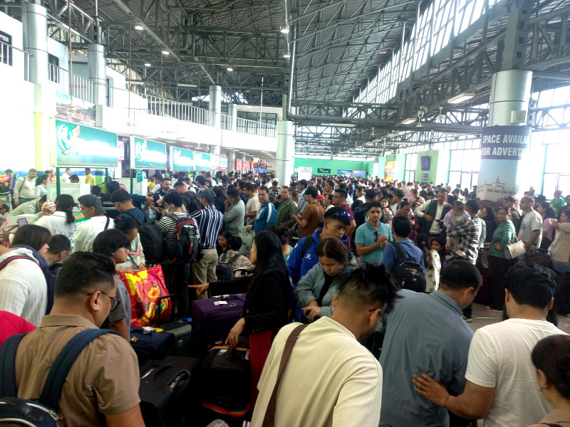 आन्तरिकतर्फ १३ र बाह्यतर्फ आठ प्रतिशतले बढे हवाई यात्रु 