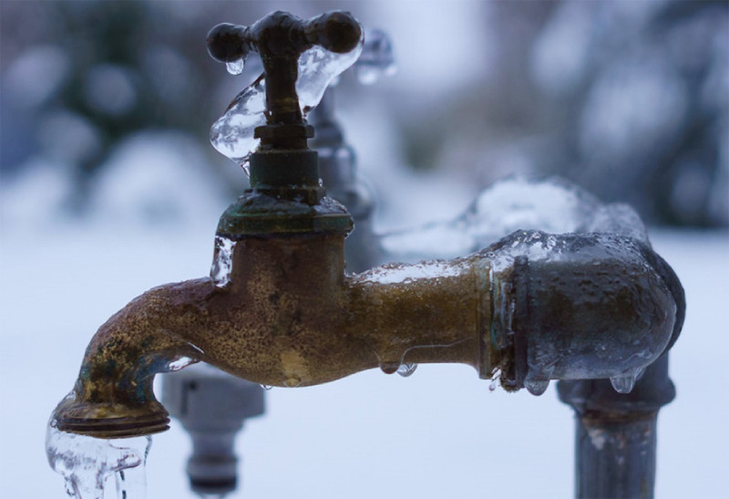 सोलुखुम्बुमा पाइपमै जम्न थाल्यो पानी, जनजीवन प्रभावित