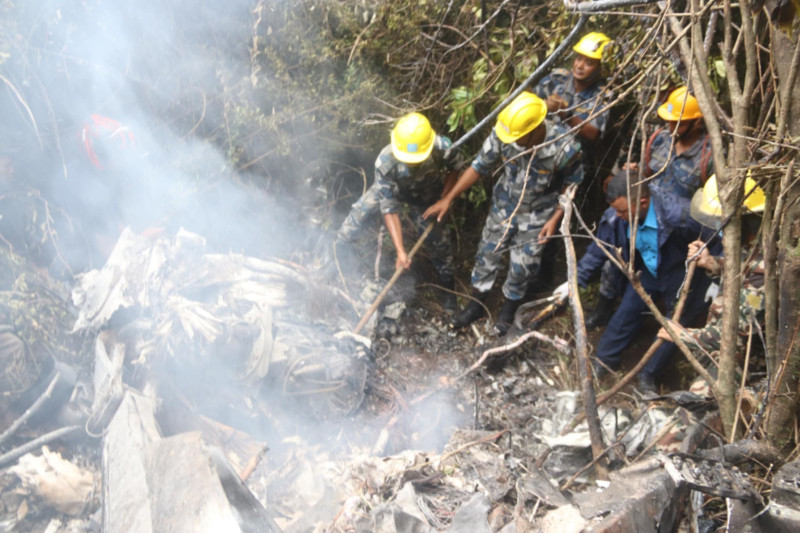 एअर डाइनेस्टीको हेलिकप्टर दुर्घटनाको उद्धारमा खटिने प्रहरी पुरस्कृत
