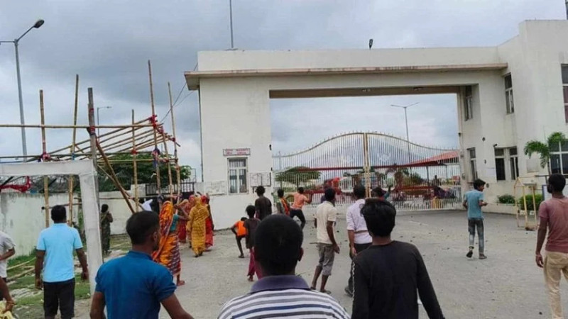 विराटनगर आईसीपी क्षेत्रमा तनाव, १० राउन्ड अश्रु ग्यास प्रहार