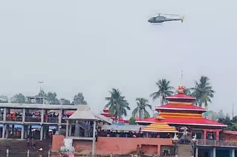 छिन्नमस्ता र कङ्कालिनी मन्दिरमा हेलिकप्टरबाट पुष्प वृष्टि