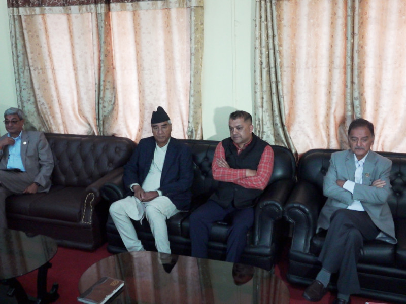 नेपाली कांग्रेसका शीर्ष नेता बैठक बिना निष्कर्ष टुंगियो, भोलि फेरि बस्ने