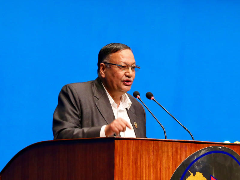 सुमनालाई देवेन्द्रको सुझाव– शिक्षकको ‘डीएनए’ परीक्षण गरेर मात्रै शिक्षा सुधार हुँदैन