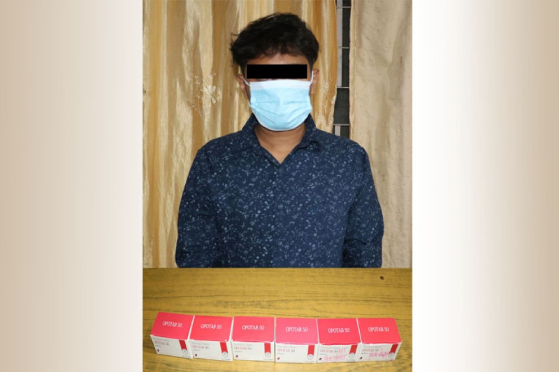 लागुऔषधसहित डाक्टर पक्राउ