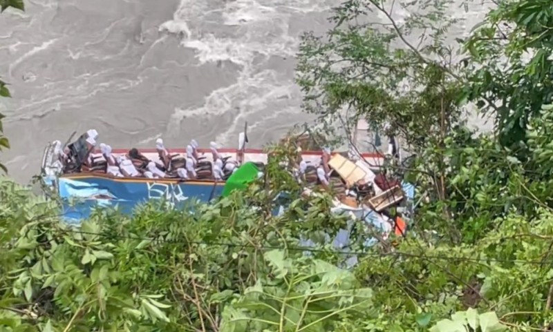 तनहुँमा पर्यटक बस दुर्घटना : बेपत्ता एकको खोजी जारी [अपडेट] 