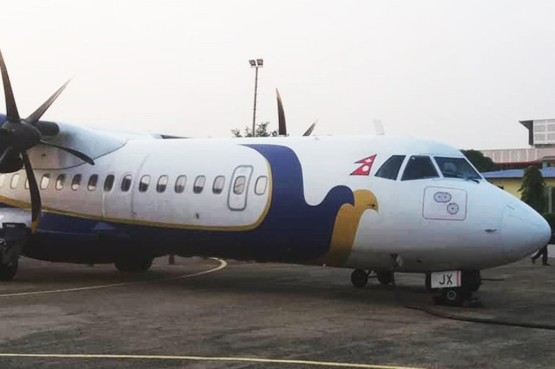 फेरि बुद्ध एअरका यात्रुले 'इमरजेन्सी' ढोका खोले