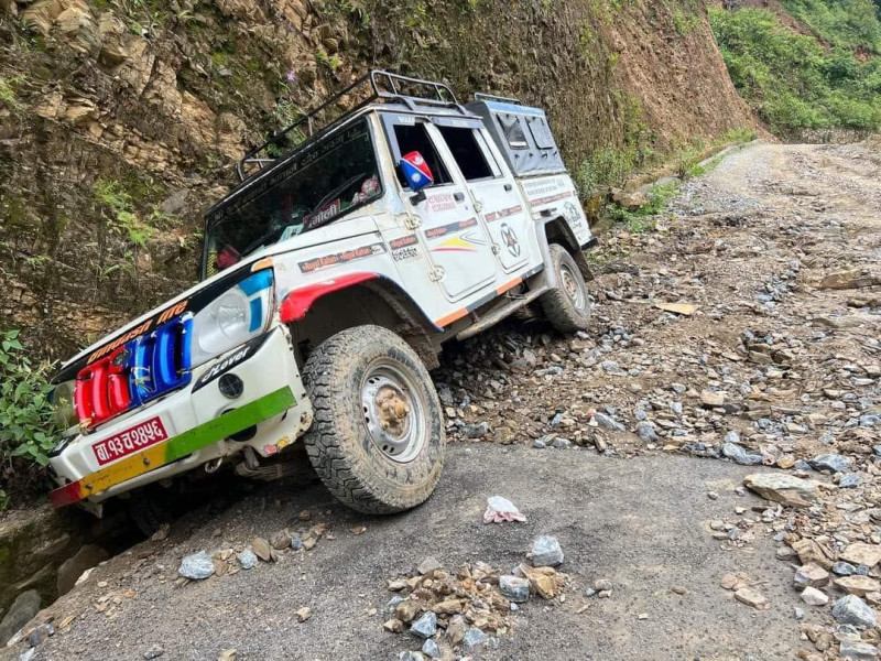 भीरकोटबाट दमौली जाँदै गरेको जीप दुर्घटना, छ जना घाइते