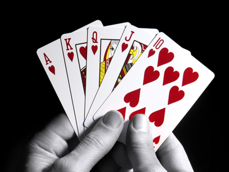 दुई महिनामा ६ करोड ११ लाख रुपैयाँको तास आयात