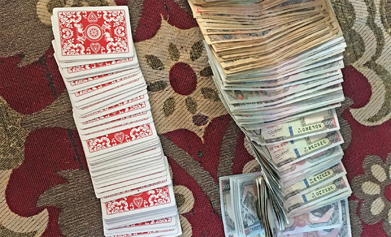 मुस्ताङमा जुवा खालबाट साढे ८ लाखसहित १२ जना पक्राउ