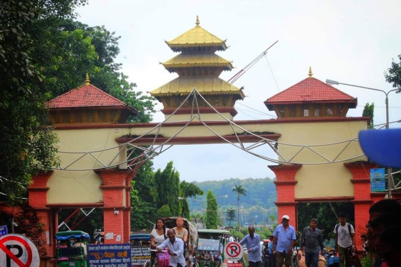 बङ्गलादेशबाट काँकडभिट्टा नाका हुँदै तीन सय ४० नेपाली विद्यार्थी स्वदेश फर्किए