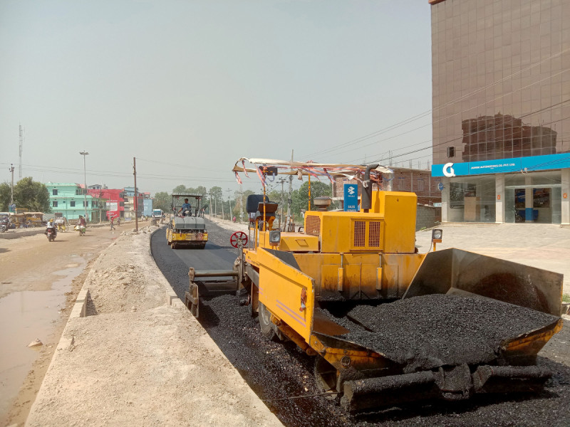 ठेक्का लागेको पाँच वर्षमा पनि सडक कालोपत्र भएन