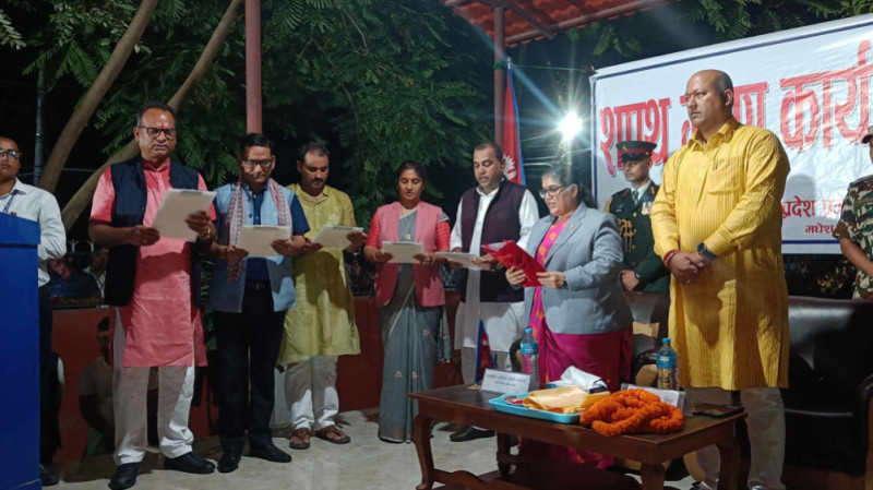 मधेसमा कांग्रेसका ४ र लोसपाका १ मन्त्रीले लिए शपथ