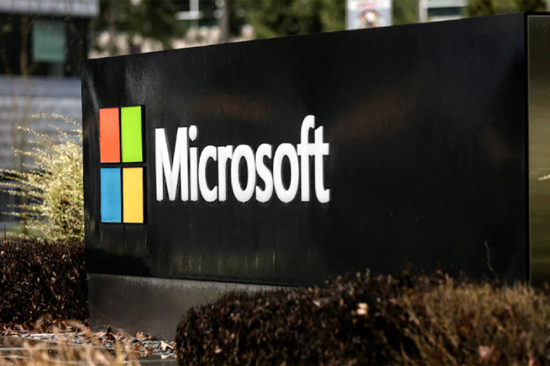 माइक्रोसफ्टको सर्भर डाउन: विश्वभरका एअरलाइन्स, बैंक र दुरसञ्चार सेवा प्रभावित