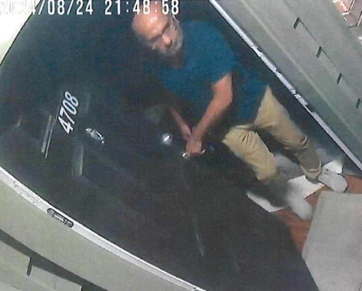 अमेरिकामा प्रहरीले सार्वजनिक गर्‍यो नेपाली युवती मुना पाण्डेमाथि गोली हान्ने पुरूषको तस्बिर  