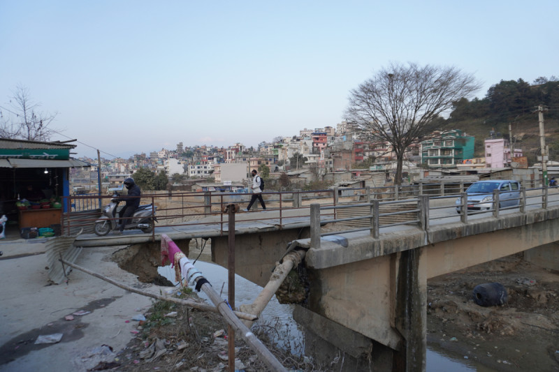 नख्खुडोलमा पुल मर्मत नहुँदा यात्रा जोखिमपूर्ण