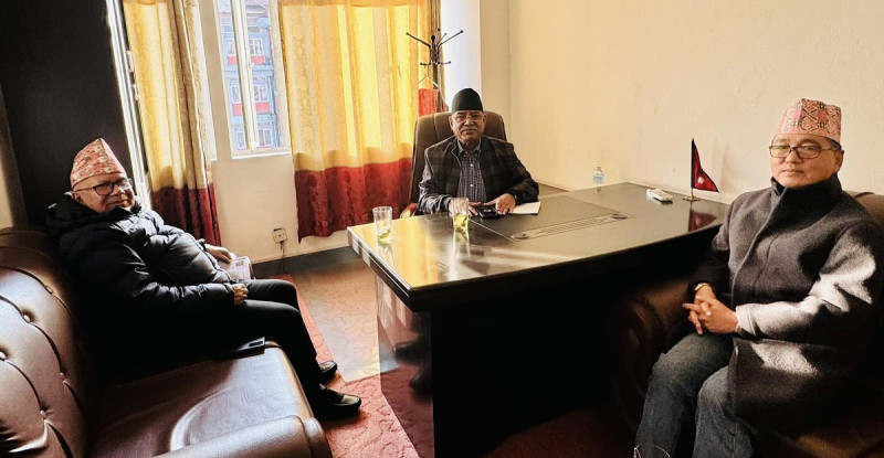 प्रचण्ड, माधवकुमार नेपाल र राजेन्द्र लिङ्देनबीच भेटवार्ता