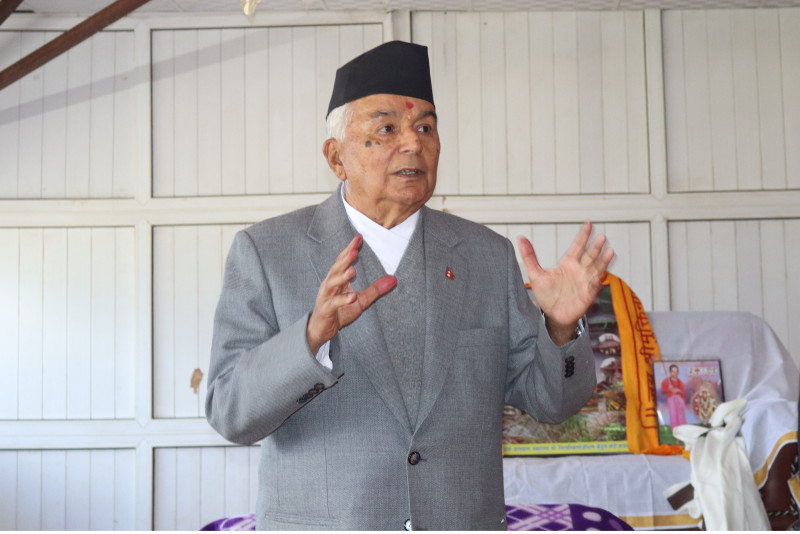 नयाँ सरकार गठनबारे राष्ट्रपतिले कानुनविद्हरुसँग परामर्श गर्ने, बोलाए शीतलनिवास  