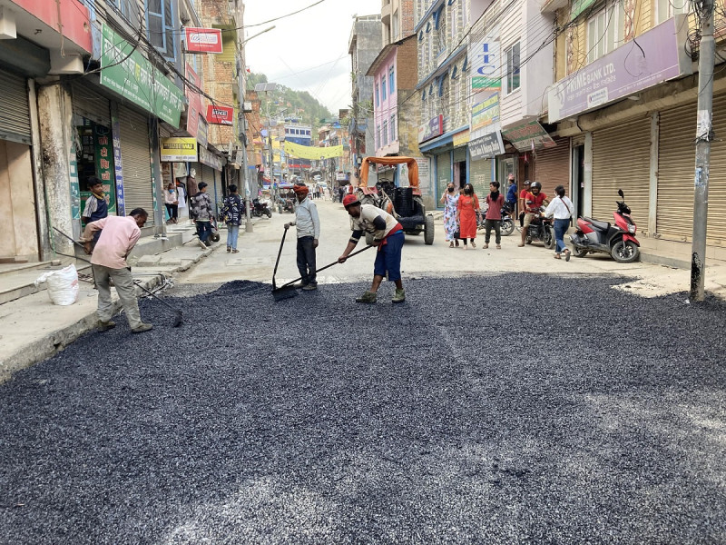 तीन दशकअघि रेखाङ्कन भएको सडकमा बल्ल कालोपत्र