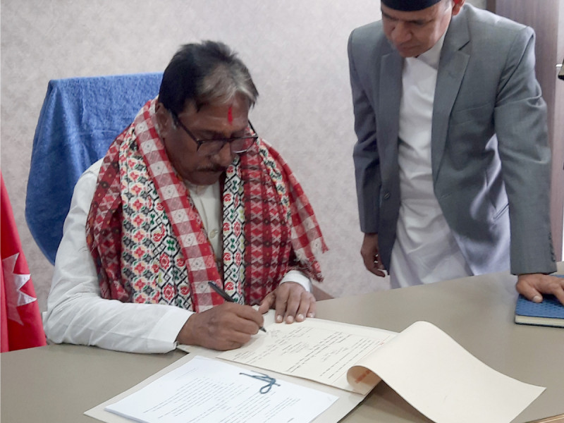 नवनियुक्त श्रममन्त्री भण्डारीद्वारा पदभार ग्रहण