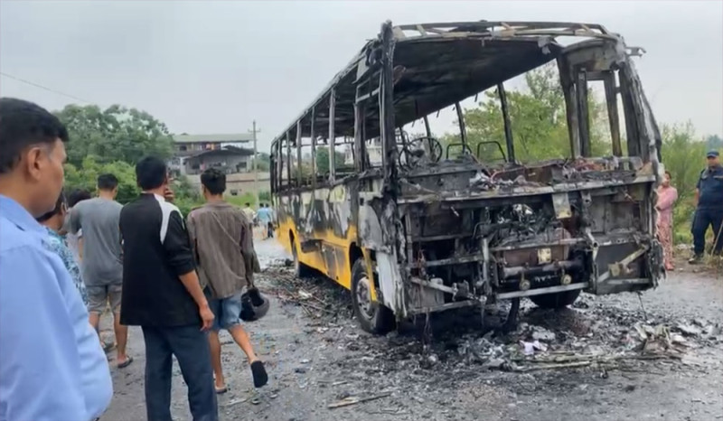 चितवनमा बोर्डिङ स्कुलको बसमा आगो लगाएको आरोपमा एक जना पक्राउ 