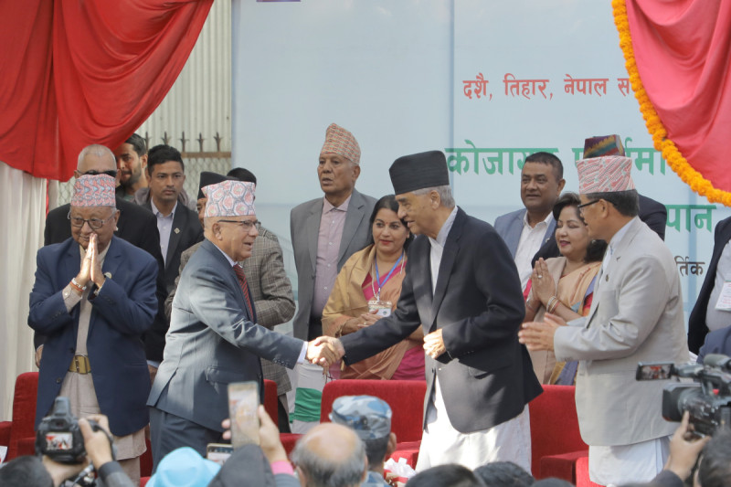 कांग्रेस सभापति देउवा र एकीकृत समाजवादीका अध्यक्ष नेपालबीच भेट