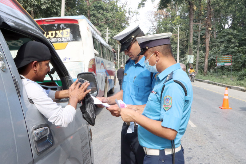 बढी भाडा असुल्ने ६ वटा हाइसका सञ्चालक पक्राउ