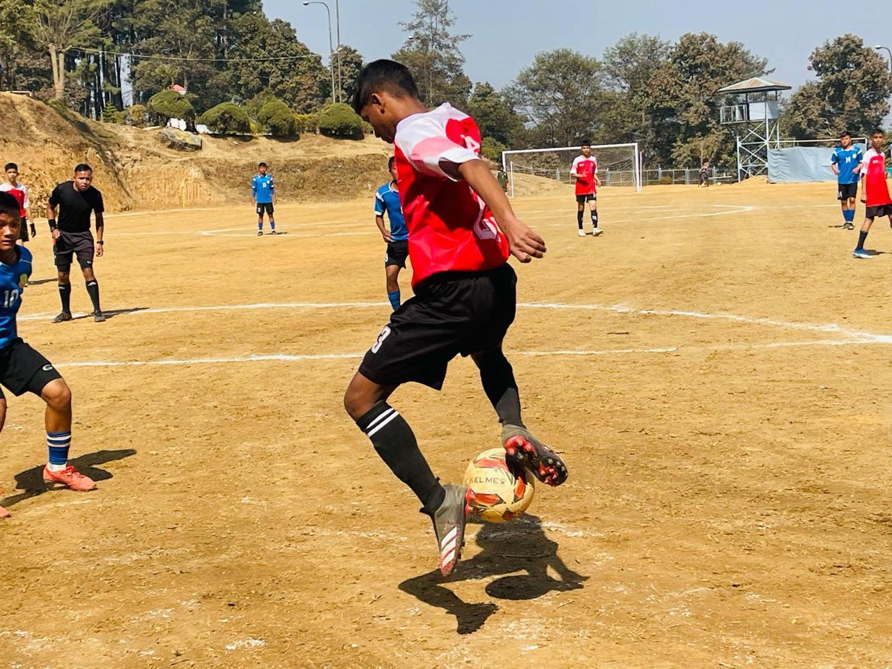 एपीएफ स्कुलको आयोजनामा भइरहेको फुटबल प्रतियोगितामा प्रिक्वार्टरफाइनलका खेल सुरु, यी विद्यालय अघिल्लो चरणमा प्रवेश