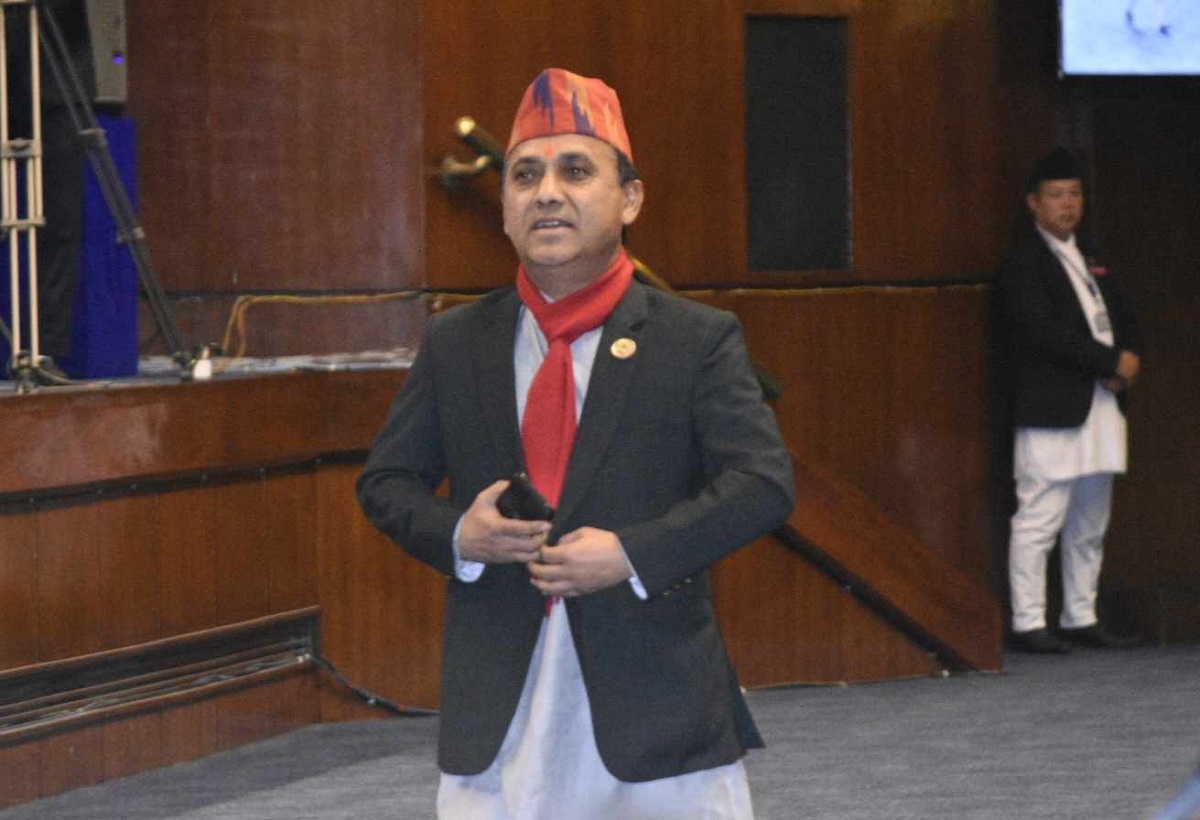 प्रचण्डलाई विश्वप्रकाशको जवाफ कांग्रेसले आफ्नो डकुमेन्ट कम्युनिष्ट पार्टीलाई सोधेर लेख्दैन