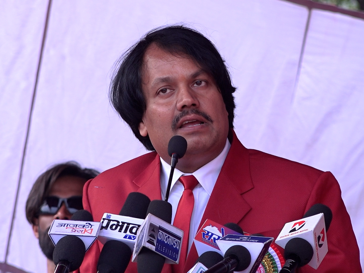 ‘सडेगलेको व्यवस्था स्वीकार्ने की बदल्न अगाडि बढ्ने?’