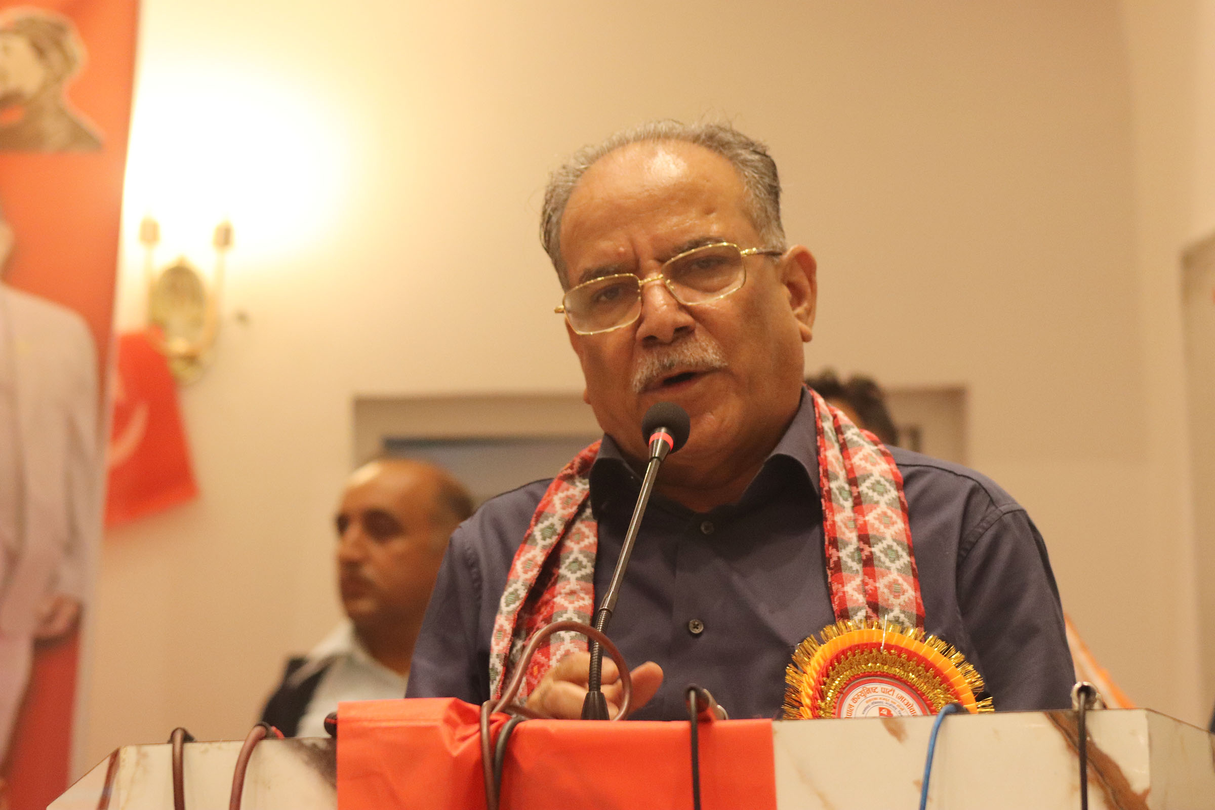 सरकारलाई दुई तिहाइको घमण्ड नदेखाउन प्रचण्डको चेतावनी