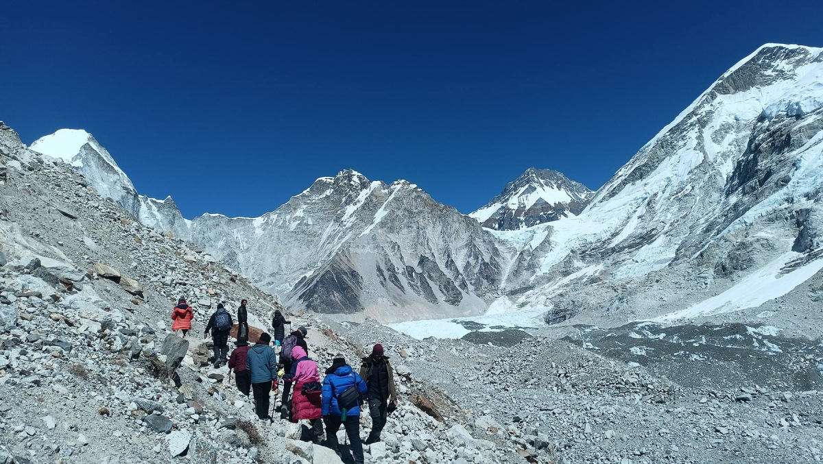 वसन्त ऋतुमा हिमाल चढ्नेलाई अनुमति दिन थालियो