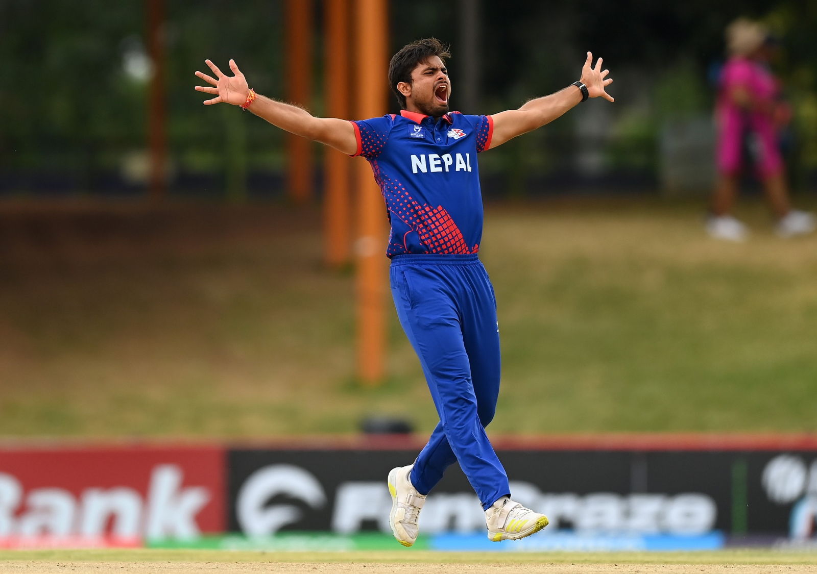 भारतले नेपाललाई दियो २९८ रनको विशाल लक्ष्य