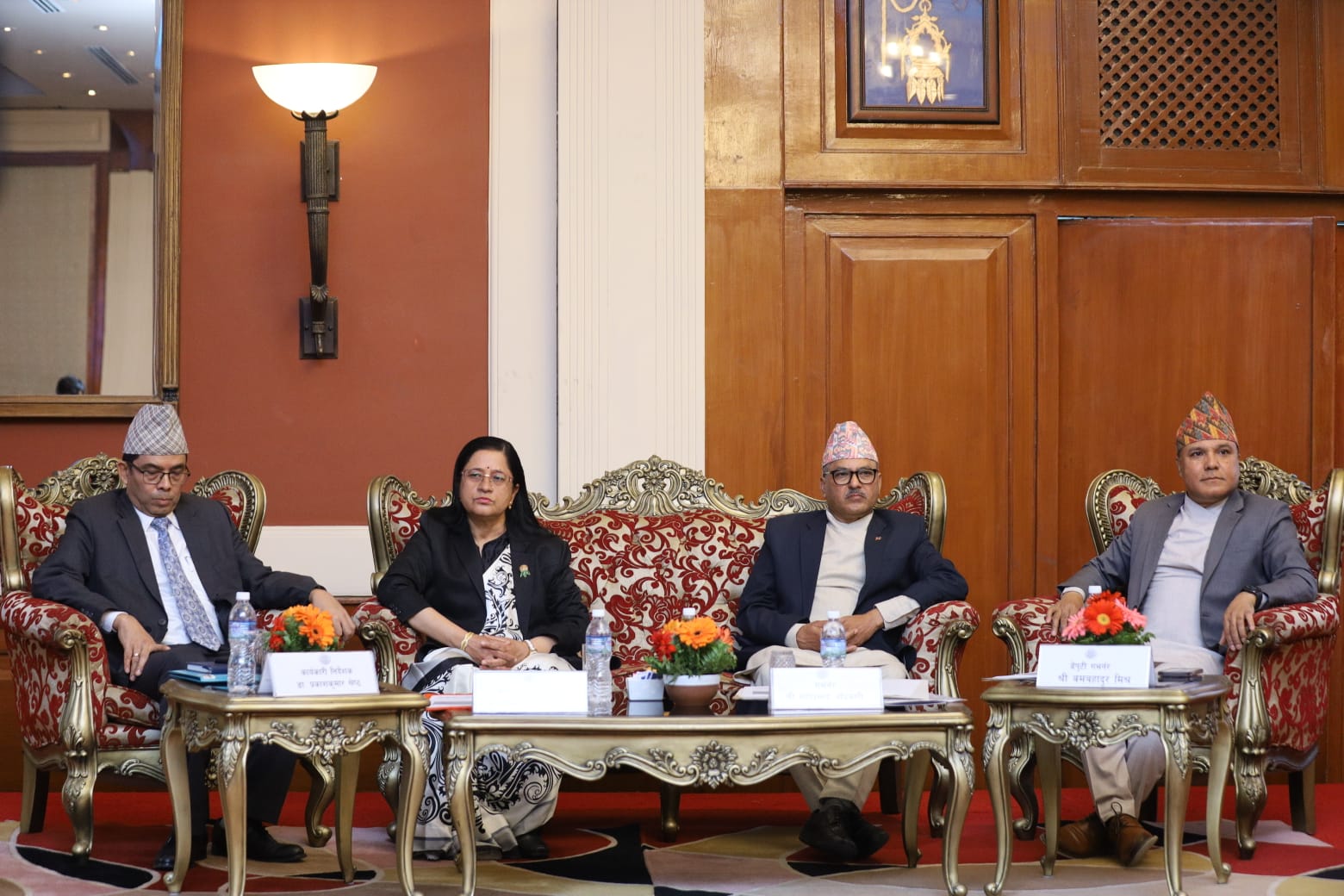 बजार एकातिर, राष्ट्र बैंकको प्रतिवेदन अर्कोतिर