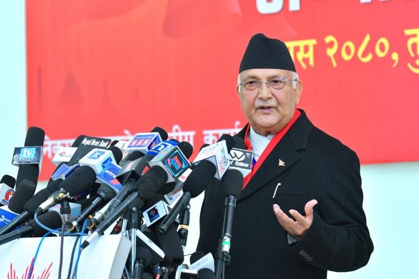 उद्योगहरू अप्ठ्यारोमा परेका बेला सरकारले विद्युत लाइन काटेको भन्दै ओलीको असन्तुष्टि