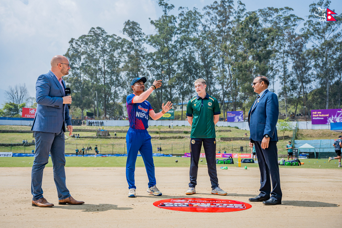 टी—२० अभ्यास: टस जितेको आयरल्याण्ड नेपालविरुद्ध व्याटिङ गर्दै