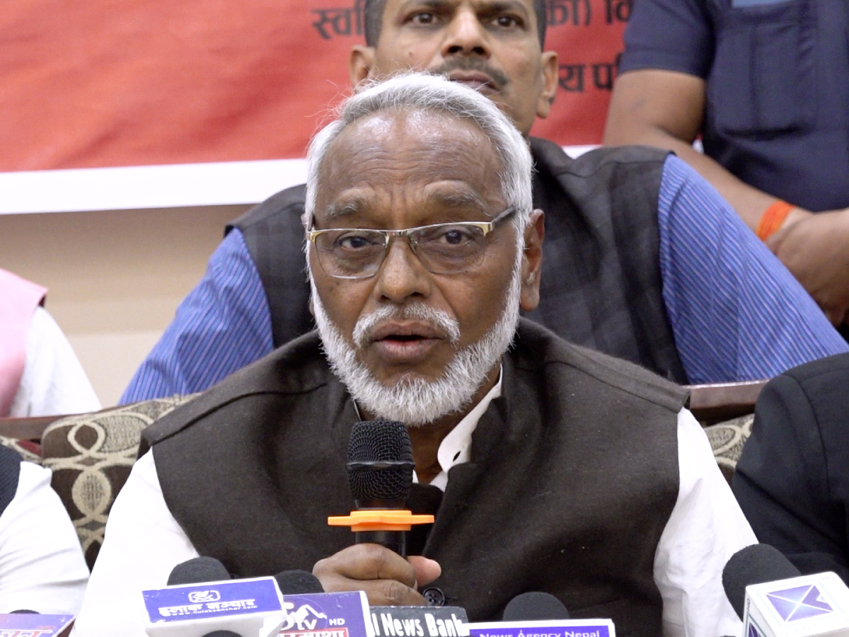 राजेन्द्र महतोको प्रश्न: कम्युनिष्टहरूले गर्न खोजेको के ?