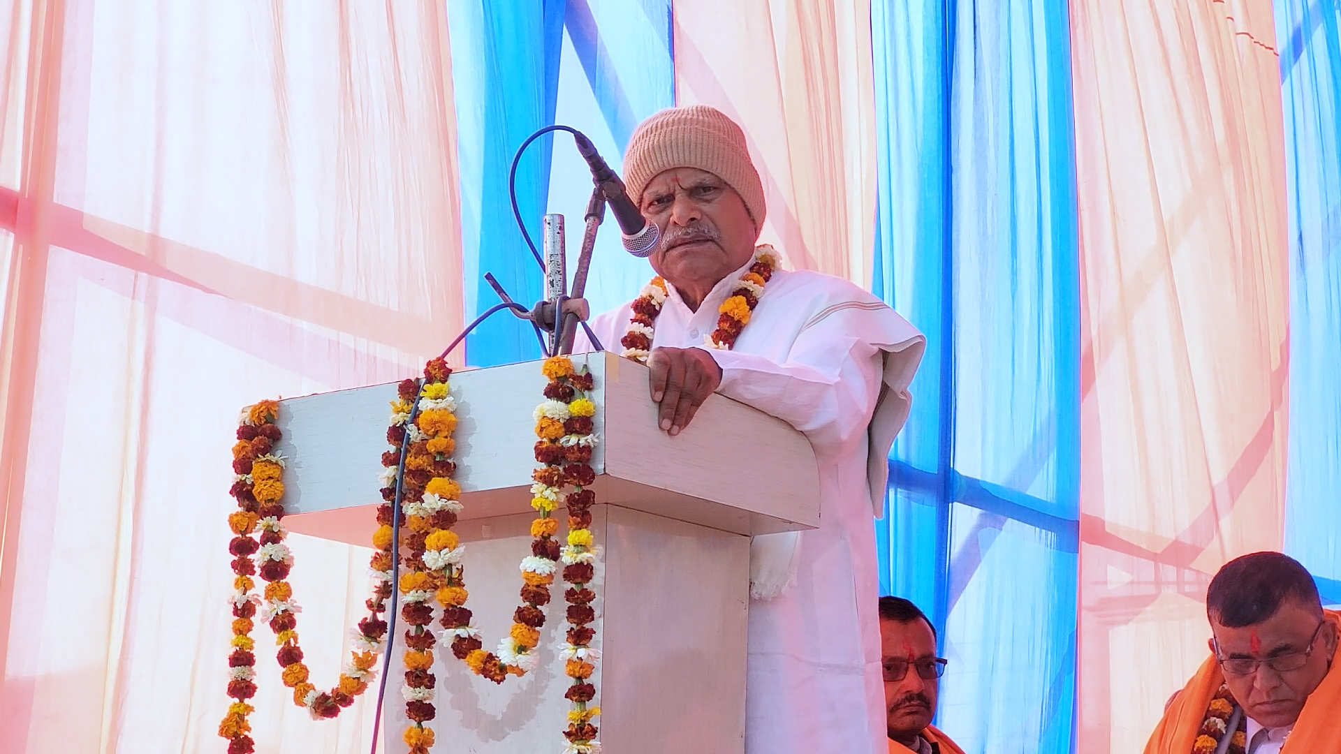 पूर्वराष्ट्रपति भन्छन्: धर्मलाई राजनीतिसँग जोड्न हुँदैन