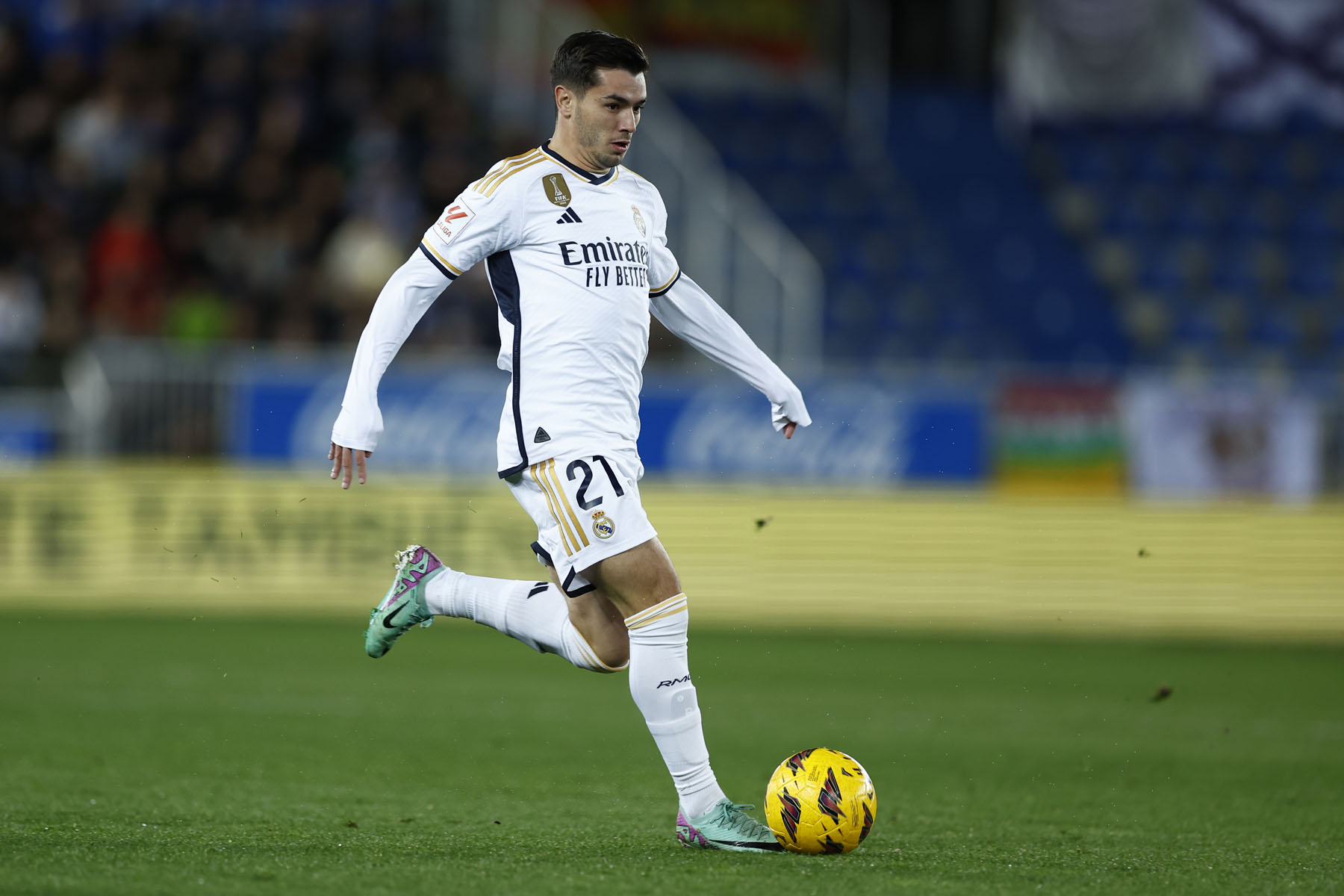 स्पेनिस ला लिगा फुटबल : रियल मड्रिड शीर्ष स्थानमा उक्लियो