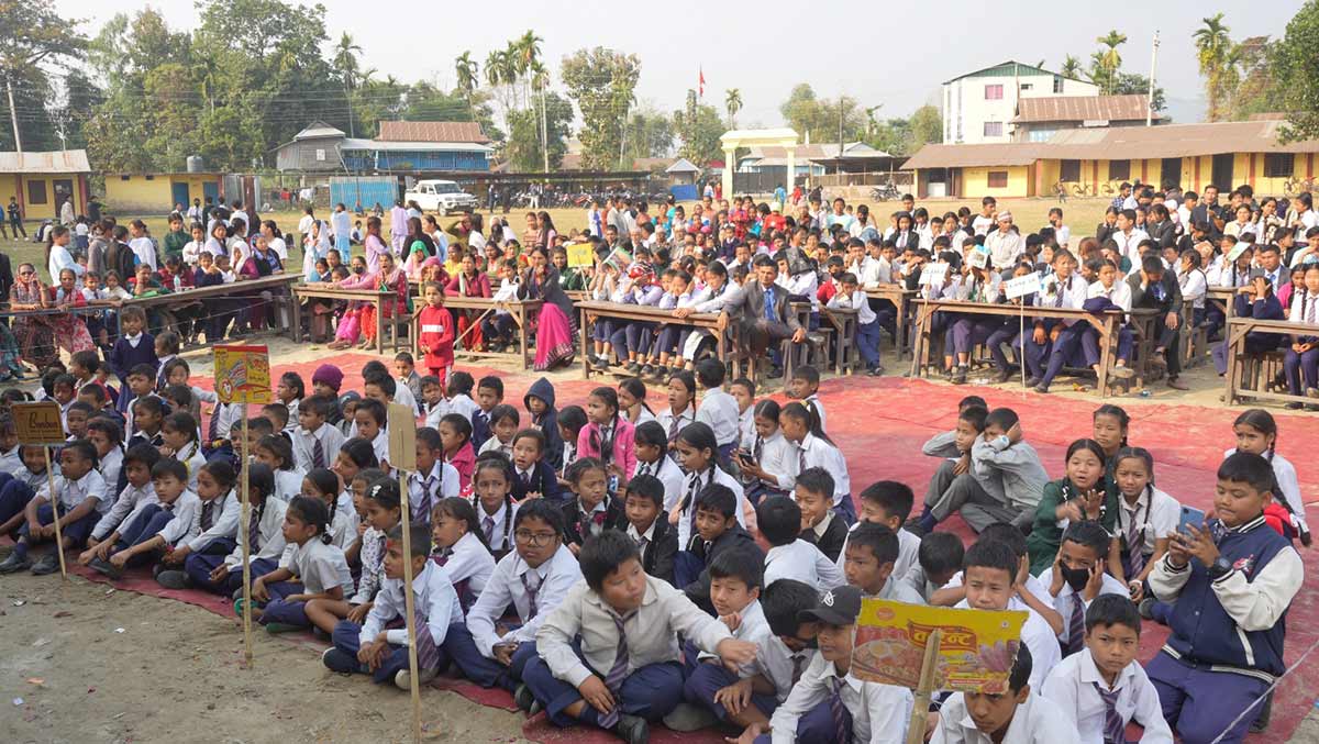 सबै सरकारी विद्यालयमा अंग्रेजी माध्यम