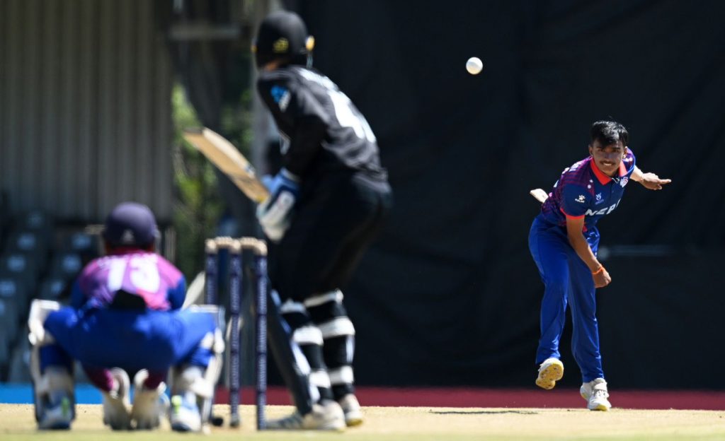 यू–१९ विश्वकपमा नेपाललाई स्पिनर सुवासले दिलाए पहिलो सफलता 