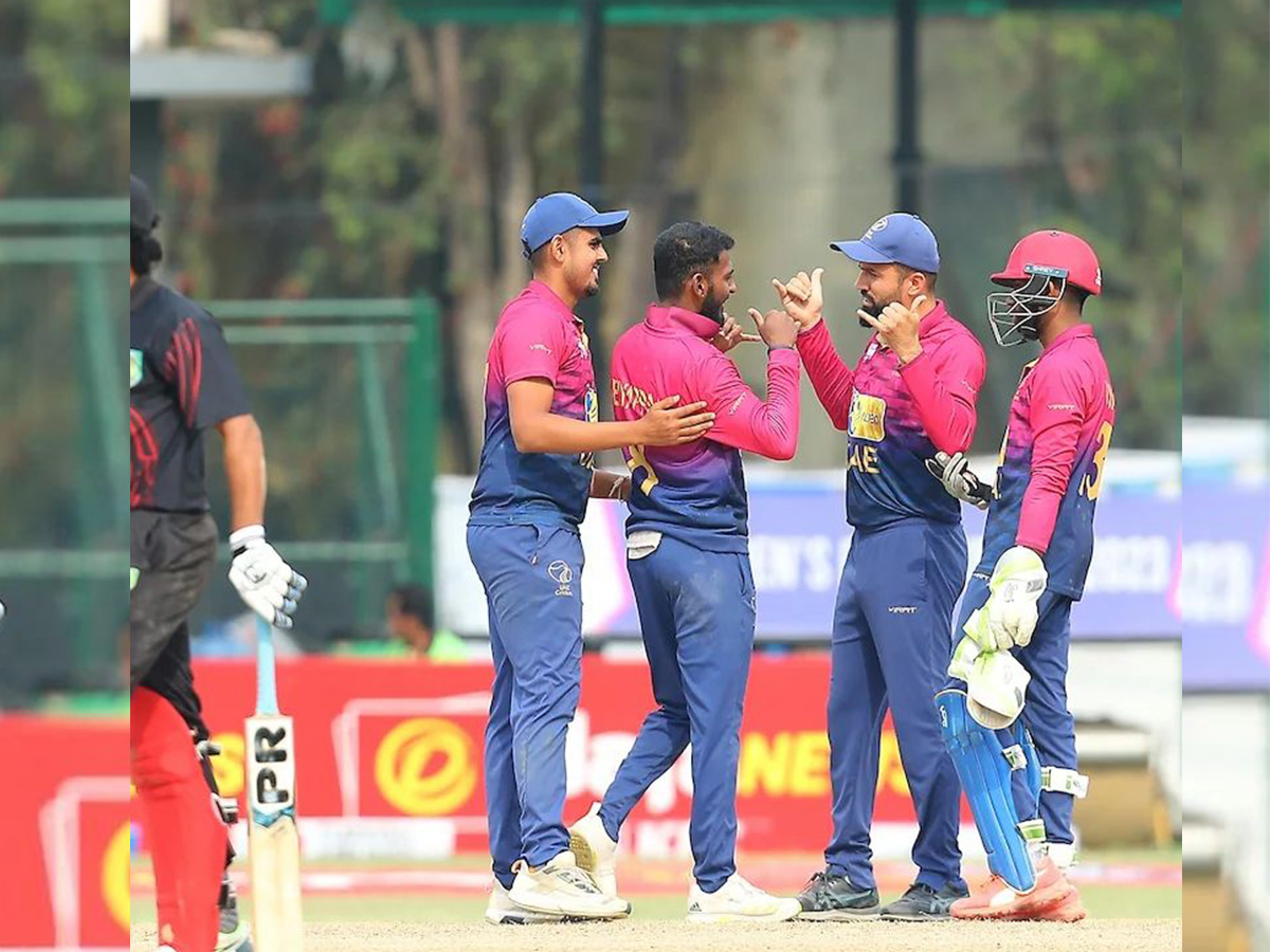 यूएईले सिङ्गापुरलाई २०१ रनले हरायो 