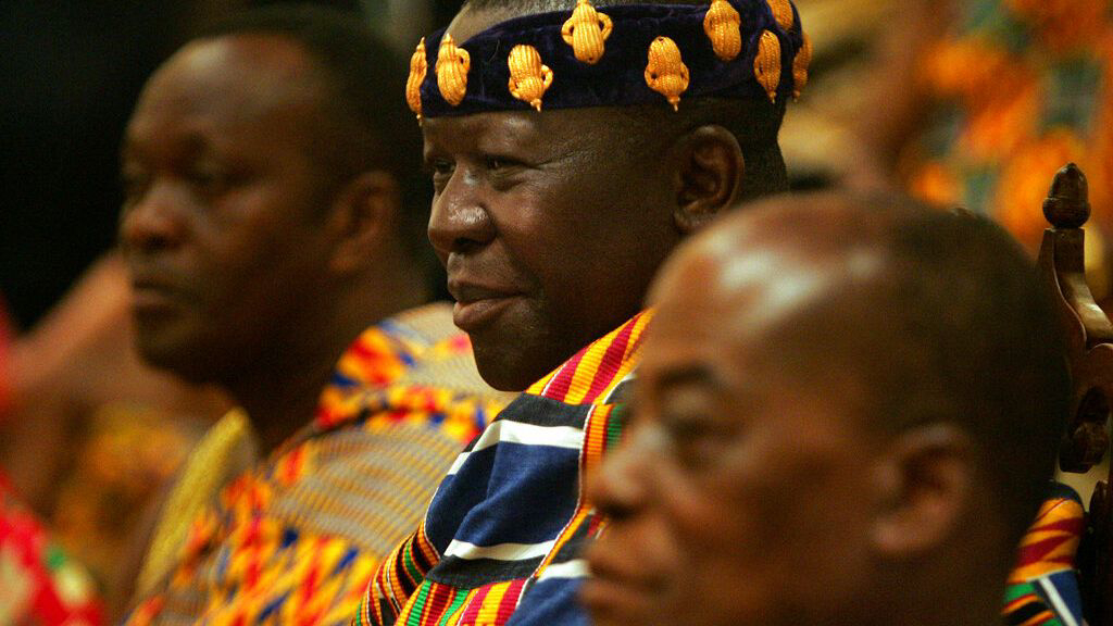 बेलायतले १५० अघि लुटेका सुनका कलाकृति घानाले लग्यो फिर्ता  